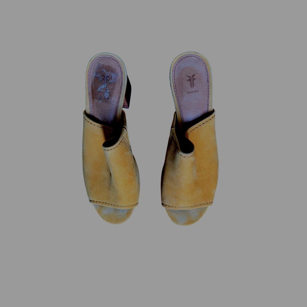 ￼Yellow sling shoes